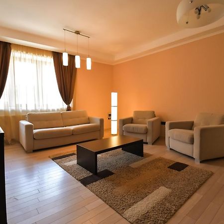 Db Apt - Comfort And Space In The Heart Of Old Town Apartment Brașov Exterior foto
