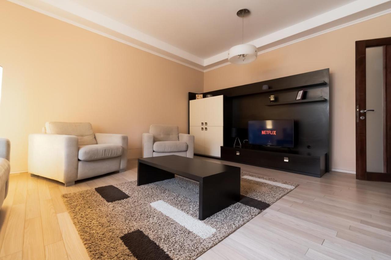 Db Apt - Comfort And Space In The Heart Of Old Town Apartment Brașov Exterior foto